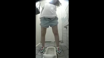 15385506 Looking into the Japanese style toilet of beautiful women from the front, Piss Voyeur (various), PissRIP