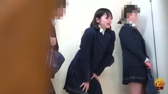 EE-706 01 Pee emergency by schoolgirls in line in front of the toilet, RealDroplet, PissRIP