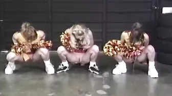 CHEERLEADERS PISS