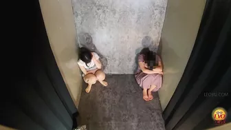 EE-739 03 Confinement girls neglected peeing