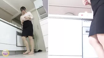 SL-230 01 Office ladies in errant peeing situations