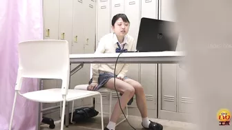 EE-752 04 Pee desperation during part-time job interview. Shameful wetting, JAV Collection, DesperVids