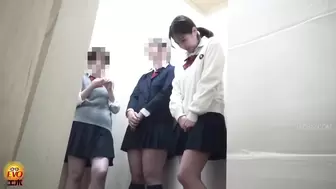 EE-771 03 Girls barely holding their pee while waiting by the toilet door. VOL. 5