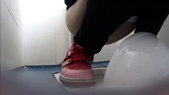 High School Girls Peeing 2