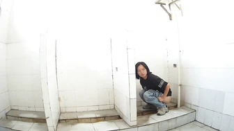 Open Public Toilet 4