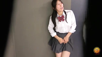 EE-809 06 On-Campus Hidden Filming - Schoolgirls Line Super Peeing 2