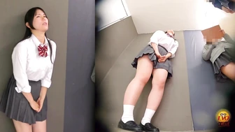 EE-809 06 On-Campus Hidden Filming - Schoolgirls Line Super Peeing 2