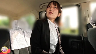 SL-644 01 Hidden Camera Saleswoman Shameful Incontinence in Car