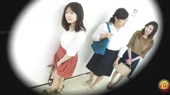 EE-307 02 Women lining up to pee in popular public toilet VOL 3