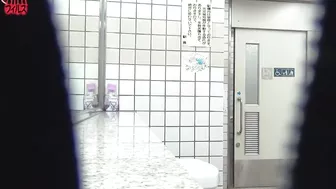 FF-027 04 Subway station toilet rush