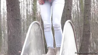 Annie - Peeing on a slide (015)