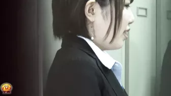 EE-139 01 Office ladies pissing scenes in company’s toilet