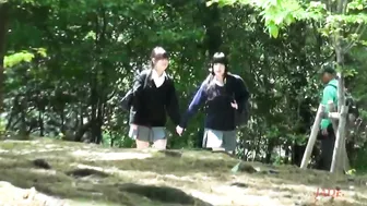 HDTSHO-01 01 Peeing companions. Schoolgirls girlfriends urinating together outdoors. (60 FPS)