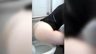 Filmer was able to wtch her pee from behind, Piss Voyeur (various), PissRIP