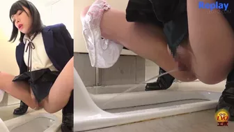 EE-366 02 Public toilet peeping - beautiful urinary axis of a school girl with tremendous momentum