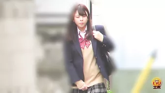 EE-366 06 Public toilet peeping - beautiful urinary axis of a school girl with tremendous momentum