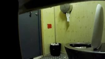 newstreettoilet-14