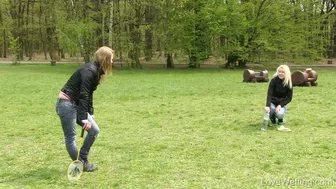 Licky Lex + Violeta - Badminton in park, SanchoWC, PissRIP